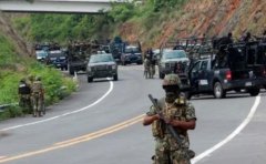 太可怕了，墨西哥公路上摆着6颗人头