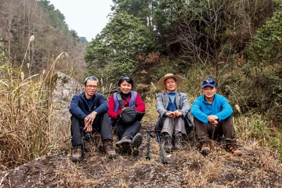 《四个春天》:一个「完美中国家庭」的告别与回归