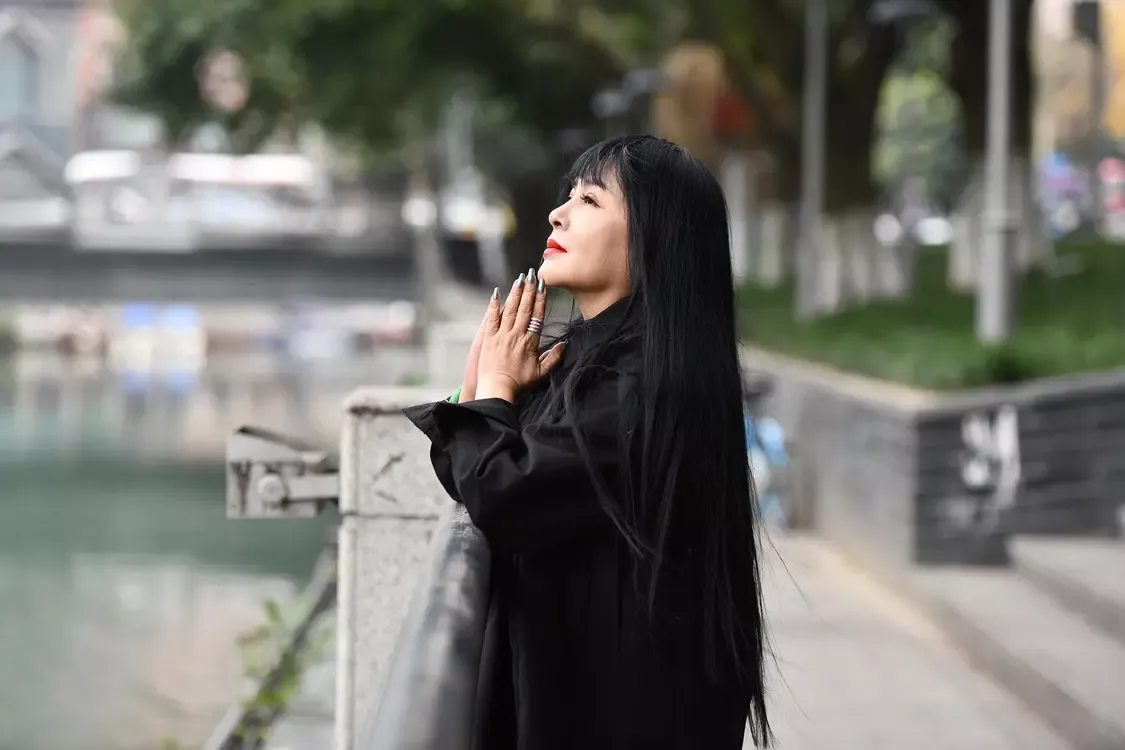 千百惠在成都时的留影 图据视觉中国