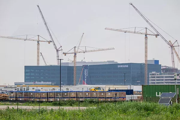 韩媒爆料：特朗普政府还想入股三星等在美建厂企业