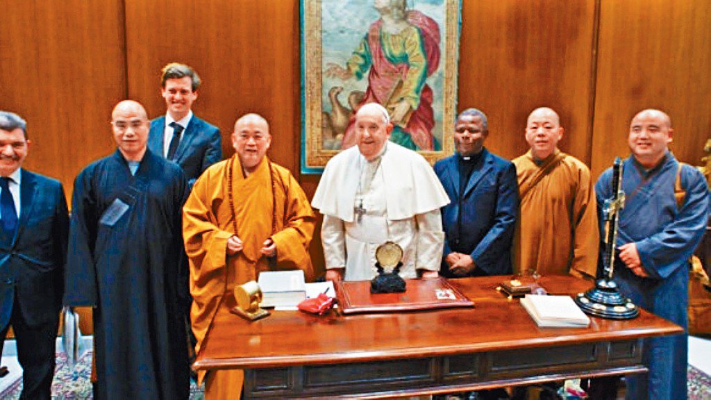 少林寺方丈释永信今年2月拜会教宗方济各,返国之后被限制出境。 少林寺方丈释永信今年2月拜会教宗方济各,返国之后被限制出境。