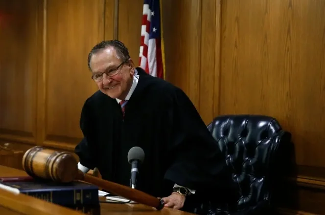 人物｜“美国最仁慈的法官”是怎样炼成的？