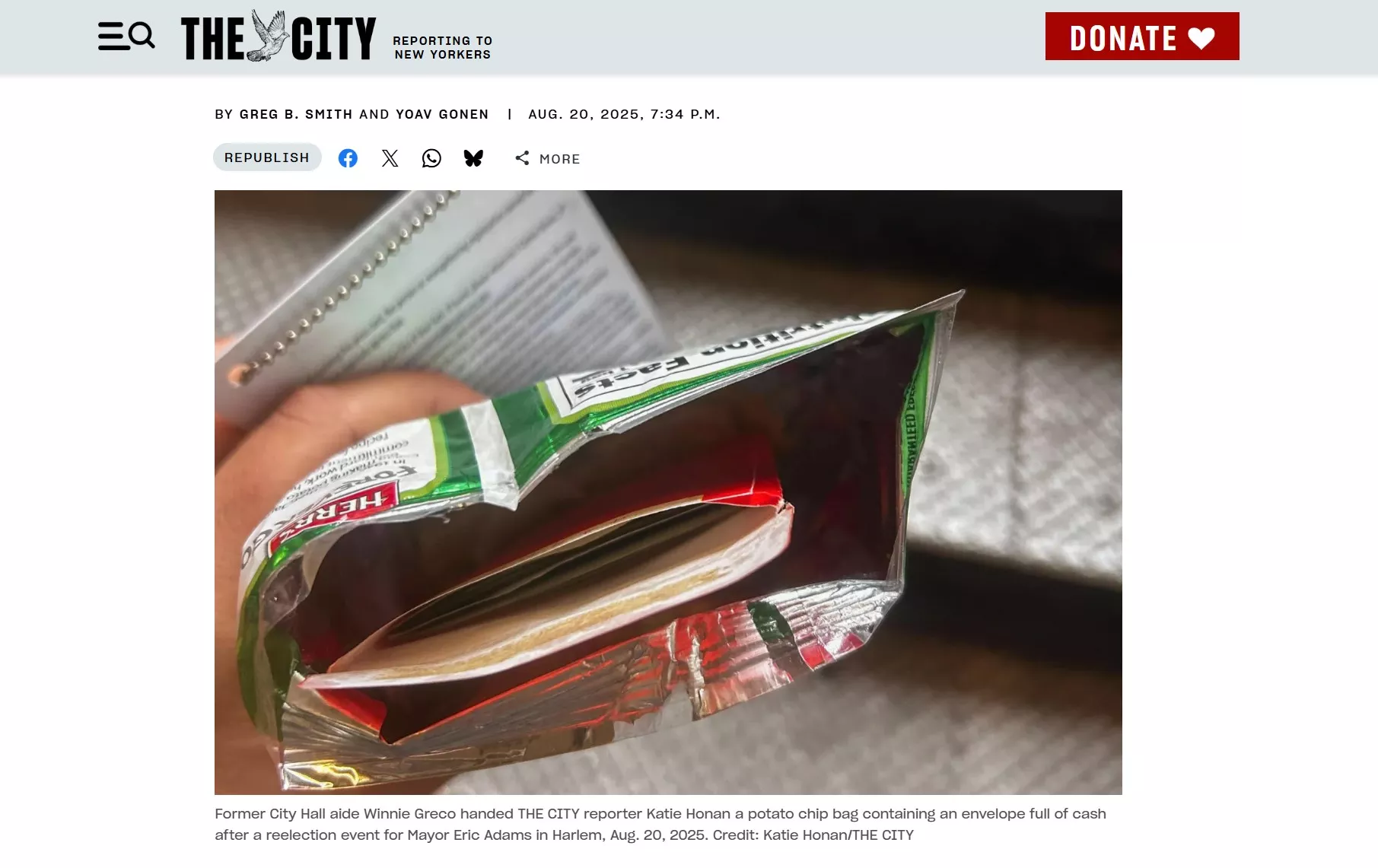 薯片袋塞红包 纽约市长华裔顾问“行贿”记者被停职