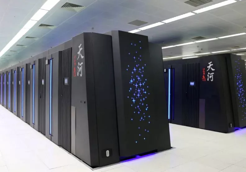 全球AI算力地图曝光 美国封王 中国“用绿谷换硅谷”