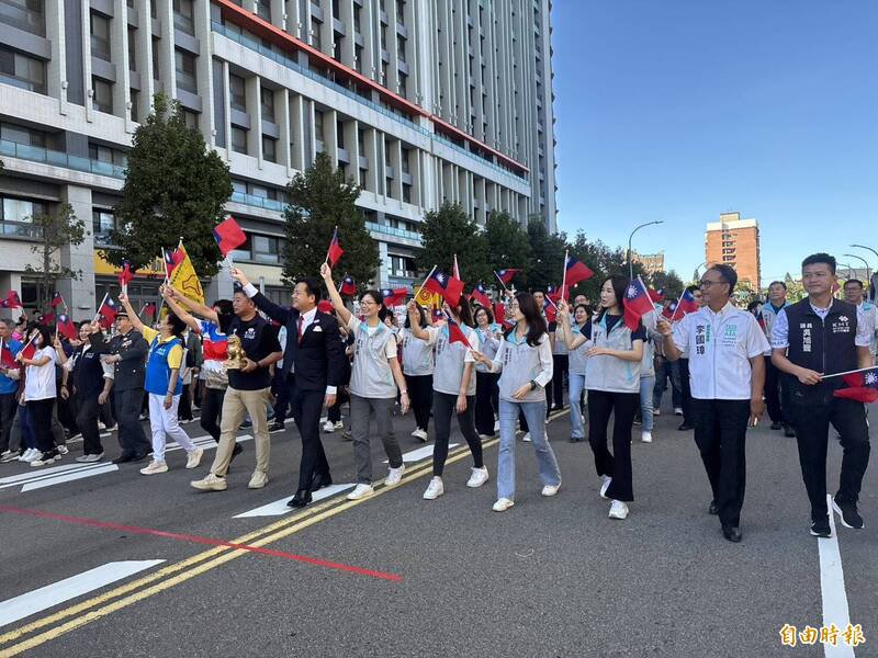 新竹市府有年轻女政务官不堪爱慕者长期骚扰， 双十升旗典礼后吓到报警。图为上周国庆升旗典礼情形。（记者洪美秀摄）