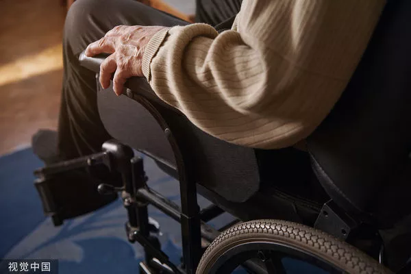 女儿发现爸从疗养院房间消失,几小时被告知"陈尸在冷冻库"