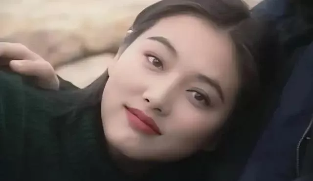 张延女儿长大后,比妈妈还漂亮,网友:张锦程祖坟冒青烟