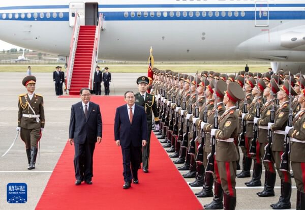 中国总理抵达朝鲜 出席阅兵式 中国总理抵达朝鲜 出席阅兵式