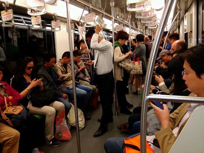 假如中国人口从14亿减到7亿 会发生怎样的变化 假如中国人口从14亿减到7亿 会发生怎样的变化