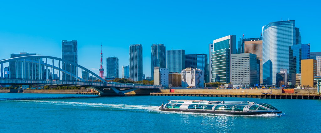 東京灣岸地區的高級超高層住宅大樓Tower Mansion林立。(Shutterstock/達志)