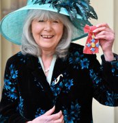 88岁著名作家摔倒离世