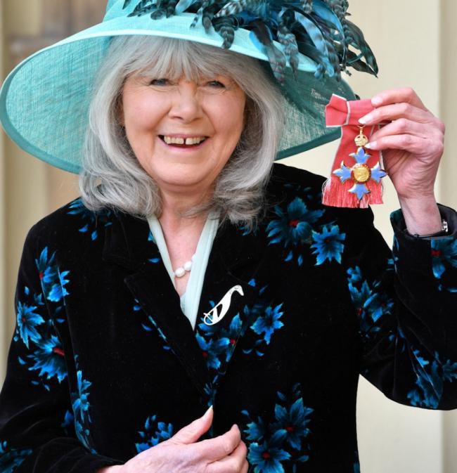 88岁著名作家摔倒离世