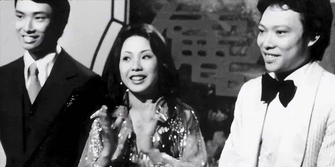 费玉清趿拖鞋买菜讲价，他的晚年生活引人羡慕