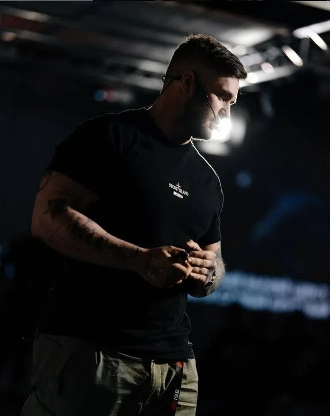 烏克蘭知名加密貨幣交易網紅加利奇。（圖／翻攝自IG @konstantin_kudo）