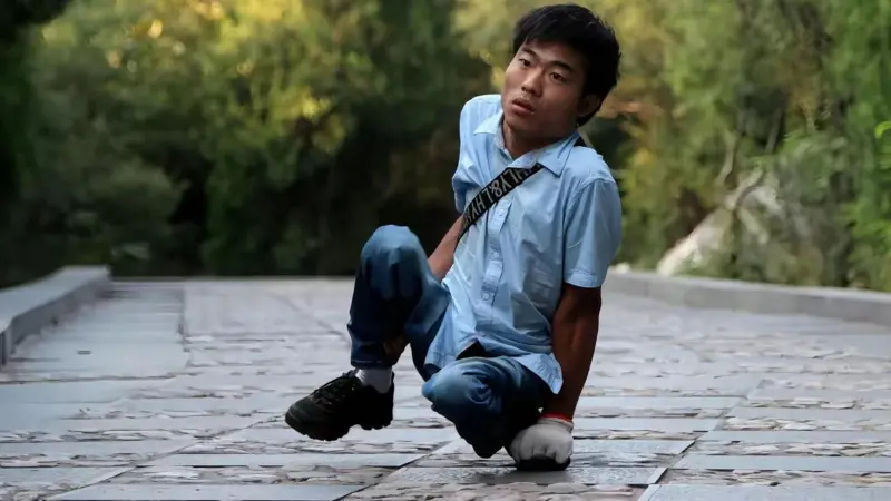 曾是街头乞丐 中国一位医生在网上感动许多人 曾是街头乞丐 中国一位医生在网上感动许多人