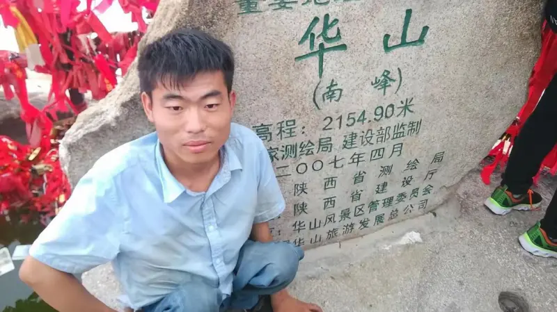 曾是街头乞丐  中国一位医生在网上感动许多人