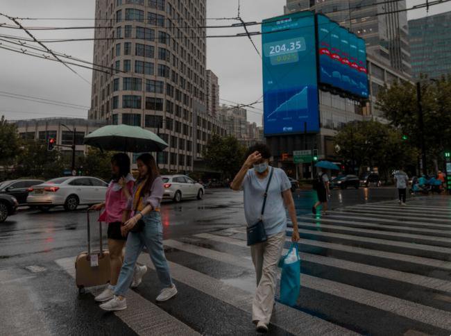 中国目前正在上演诡异的经济 中国目前正在上演诡异的经济