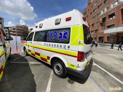 日男向载运伤患的救护车丢钱包 理由竟是「嫌太吵」