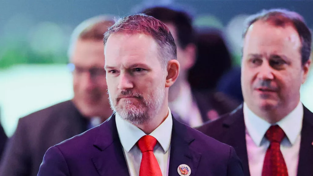 美国:是否加征100%关税 "取决于北京下一步行动"