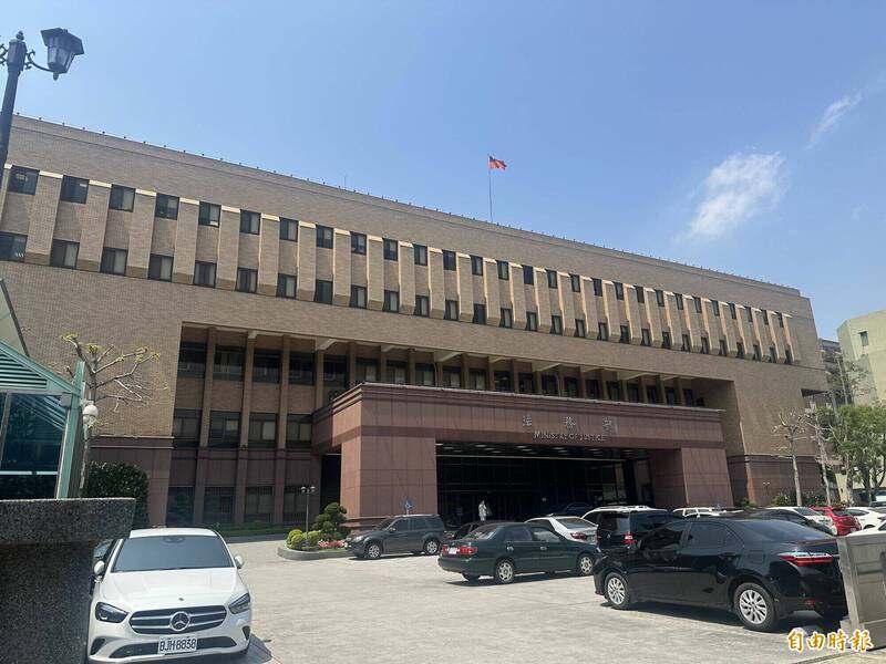 法务部矫正署现已修法，保外就医受刑人需接受科技查访，且返监时间将缩短。（记者吴升儒摄）