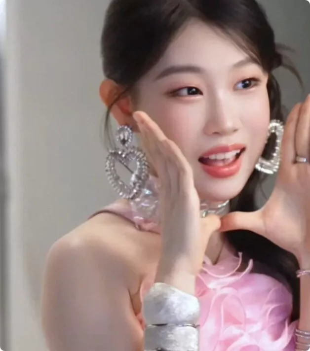 看了王诗龄16岁的奢华生日,我才明白"富养女儿"的真正含义