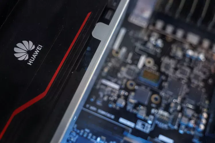 白宫AI沙皇揭密中国拒买英伟达AI芯片用意 就是为了…