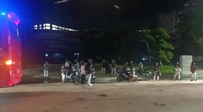 柬“中国城”数公司突解散 几百员工连夜撤离 柬“中国城”数公司突解散 几百员工连夜撤离