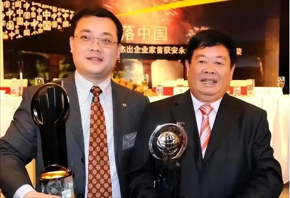 福耀玻璃：曹德旺辞去董事长职务 曹晖为新董事长