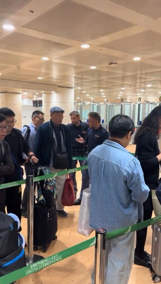 中国老人大闹意国机场,背后原因曝光 中国老人大闹意国机场,背后原因曝光