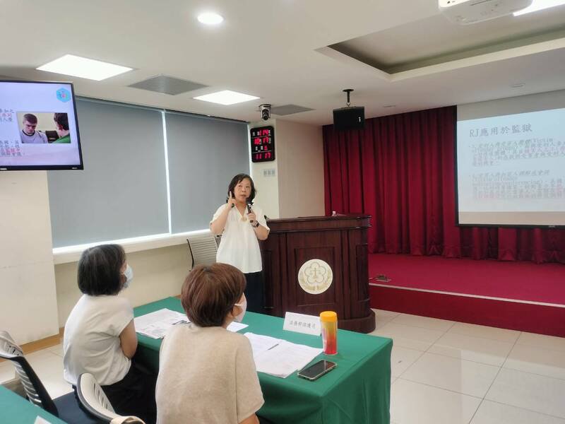 资深修复促进者陈怡成律师与谈。（高检署提供）