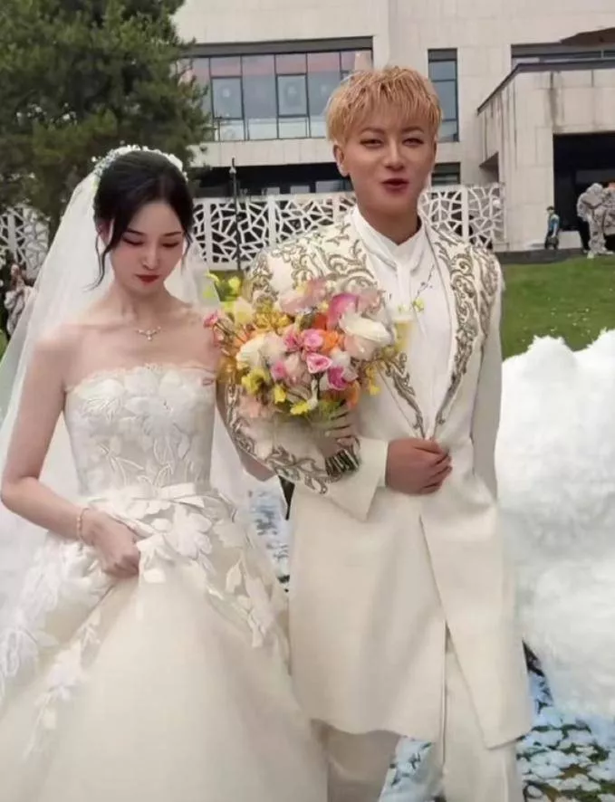 黄子韬婚礼归国四子一缺三?徐艺洋调侃没来的会后悔