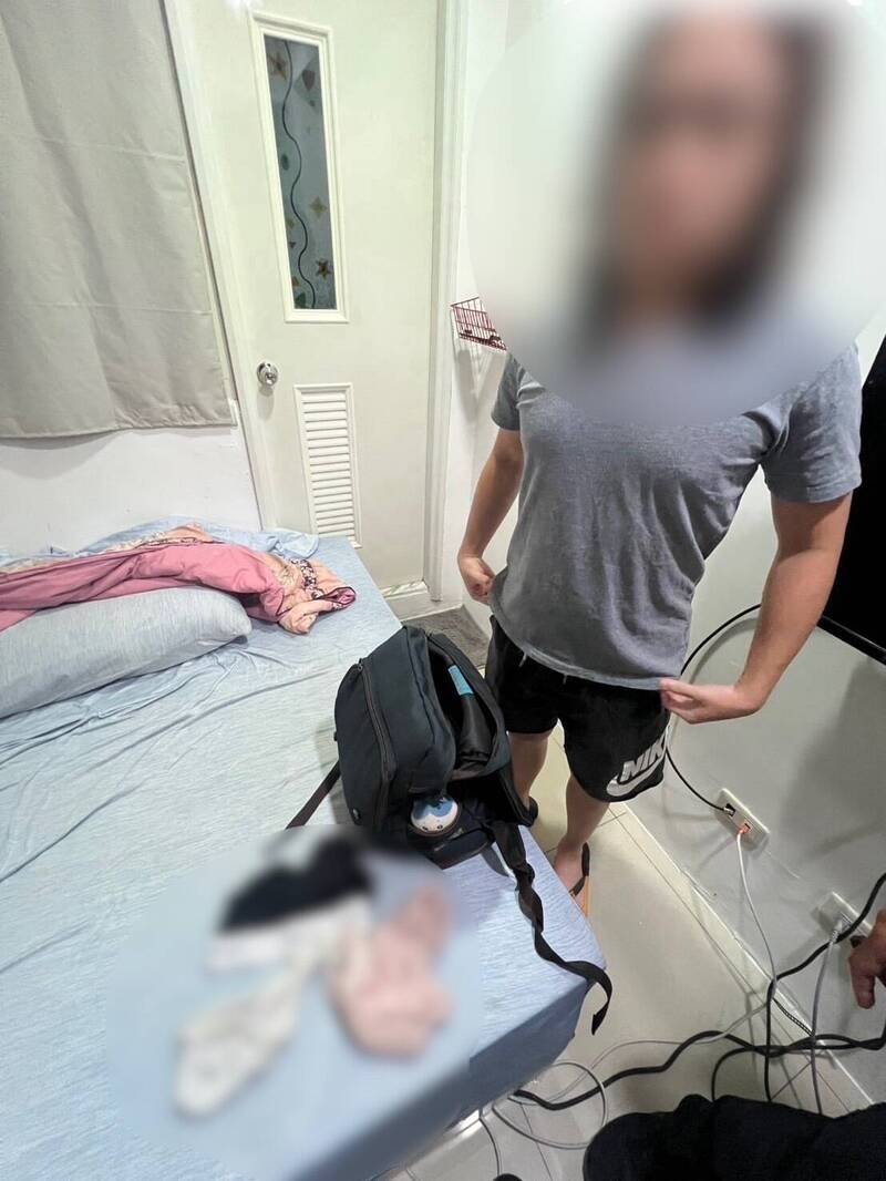 女大生内衣裤频失窃，警方锁定与被害人同层承租的刘姓男租客，立即前往其住所查证。（记者郑景议翻摄）