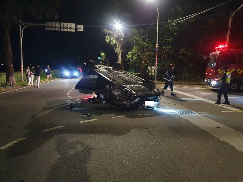 金门一名酒驾男17日撞死翁姓幼教老师，噩耗传来，翁师同仁悲痛不已。（金湖分局提供）