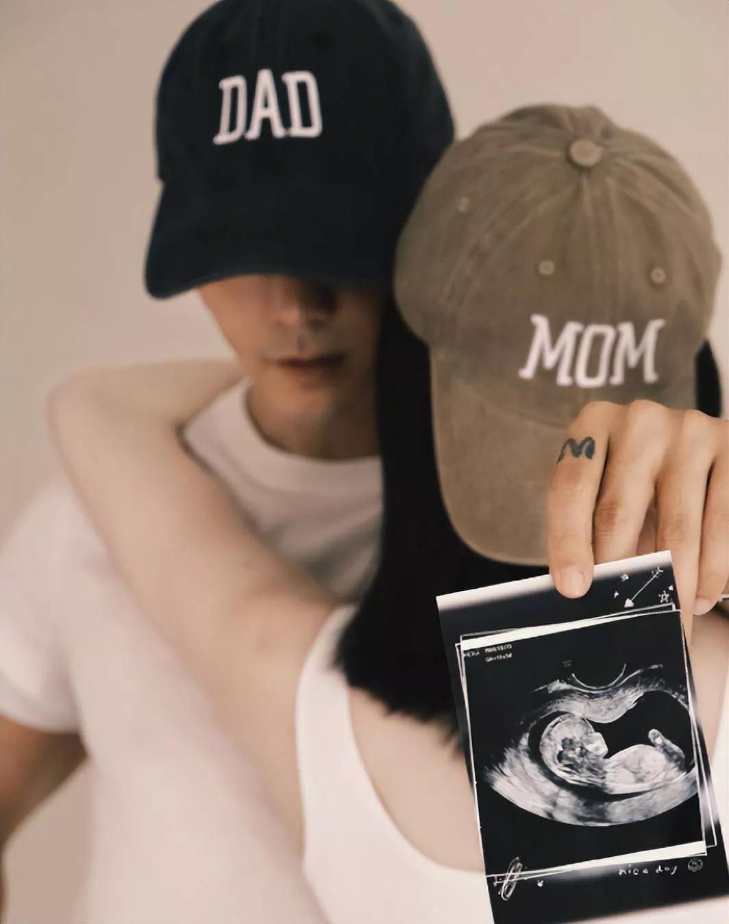 港媒曝陈伟霆何穗为公司冲喜！传英皇负债166亿