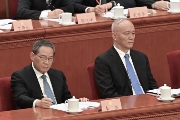 官员饭局话题:蔡奇与李强之争 官员饭局话题:蔡奇与李强之争