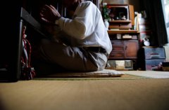 刚退休就被提离婚!63岁妻暗存700万密谋30年 他听完理由超崩溃