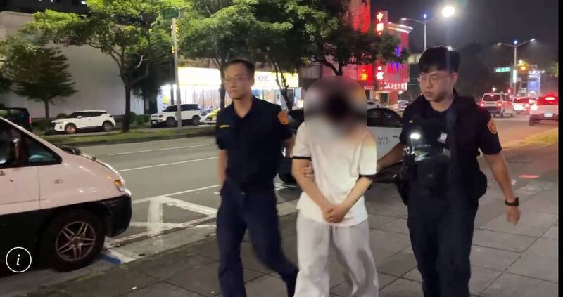 警方将印尼籍「嘉」男送办。（民众提供）