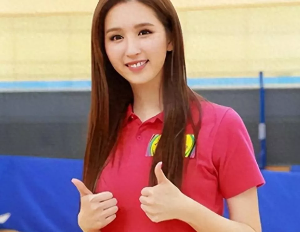 曾是体操女神,退役后跟大51岁的干爹谈恋爱,如今两人过得怎样了