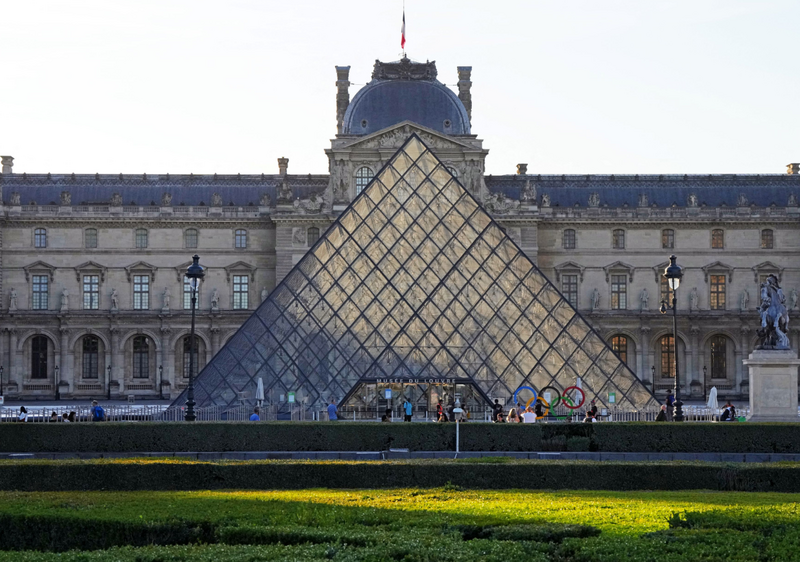 罗浮宫发生抢劫案，馆方紧急宣布闭馆。（路透）