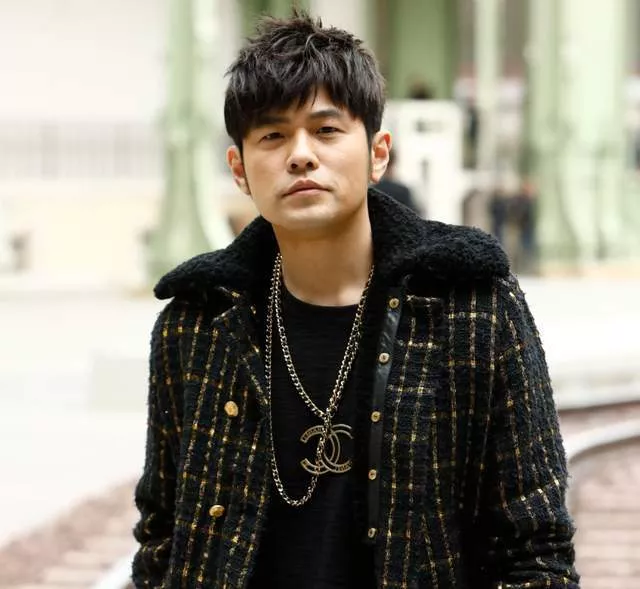 周杰伦蹭霉霉热度翻车！近些年口碑越来越差