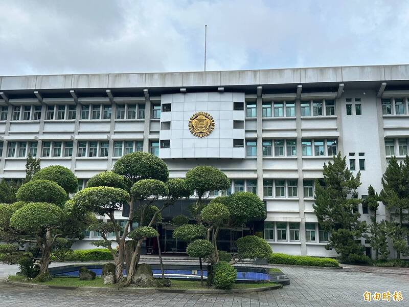 侦办的检调人员表示，该案均依法侦办，无扰民情形。（记者吴升儒摄）