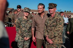 美战争部长:空袭加勒比海运毒船击毙3人