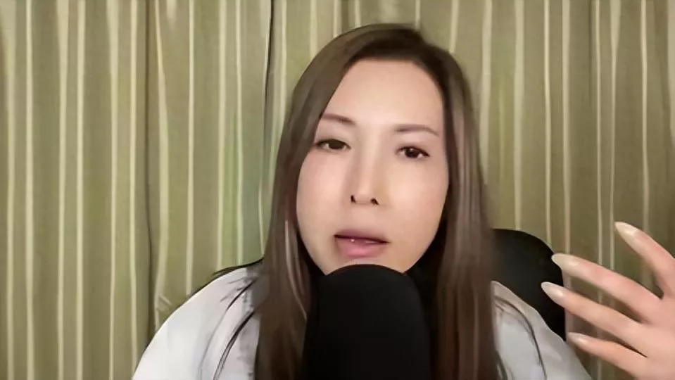 她与丈夫结婚后定居加拿大,却抱怨国外不如国内