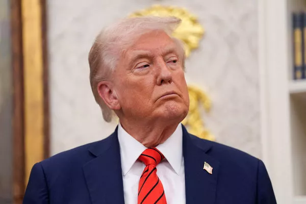 川普警告!若关税遭最高法院推翻"美国恐陷多年困境"