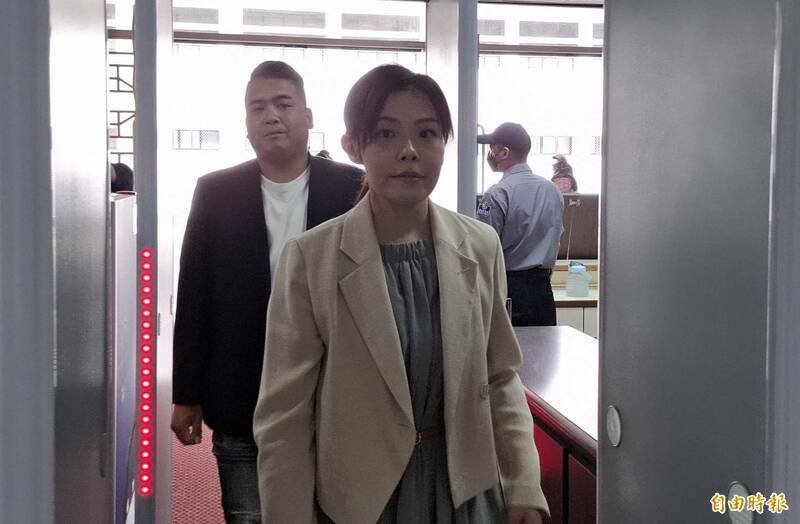 旅美教授「翁达瑞」不满停职中的新竹市长高虹安诬告行为损害其名誉，求偿958万元，一审判陈败诉，陈不服上诉，高等法院今下午传唤两造审理。（记者杨国文摄）