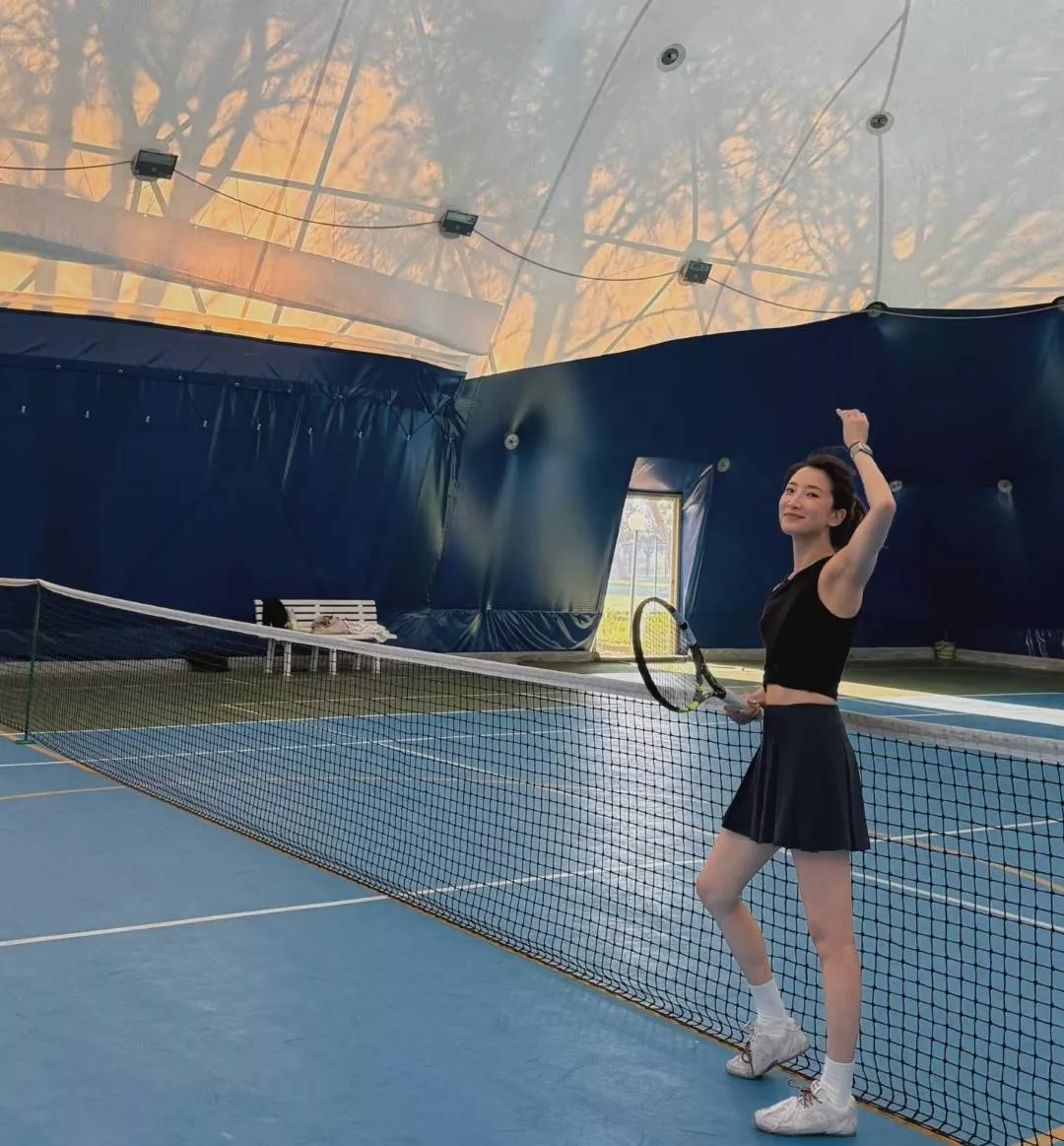 陈赫前妻许婧和外国老公定居南意，买了老房翻新