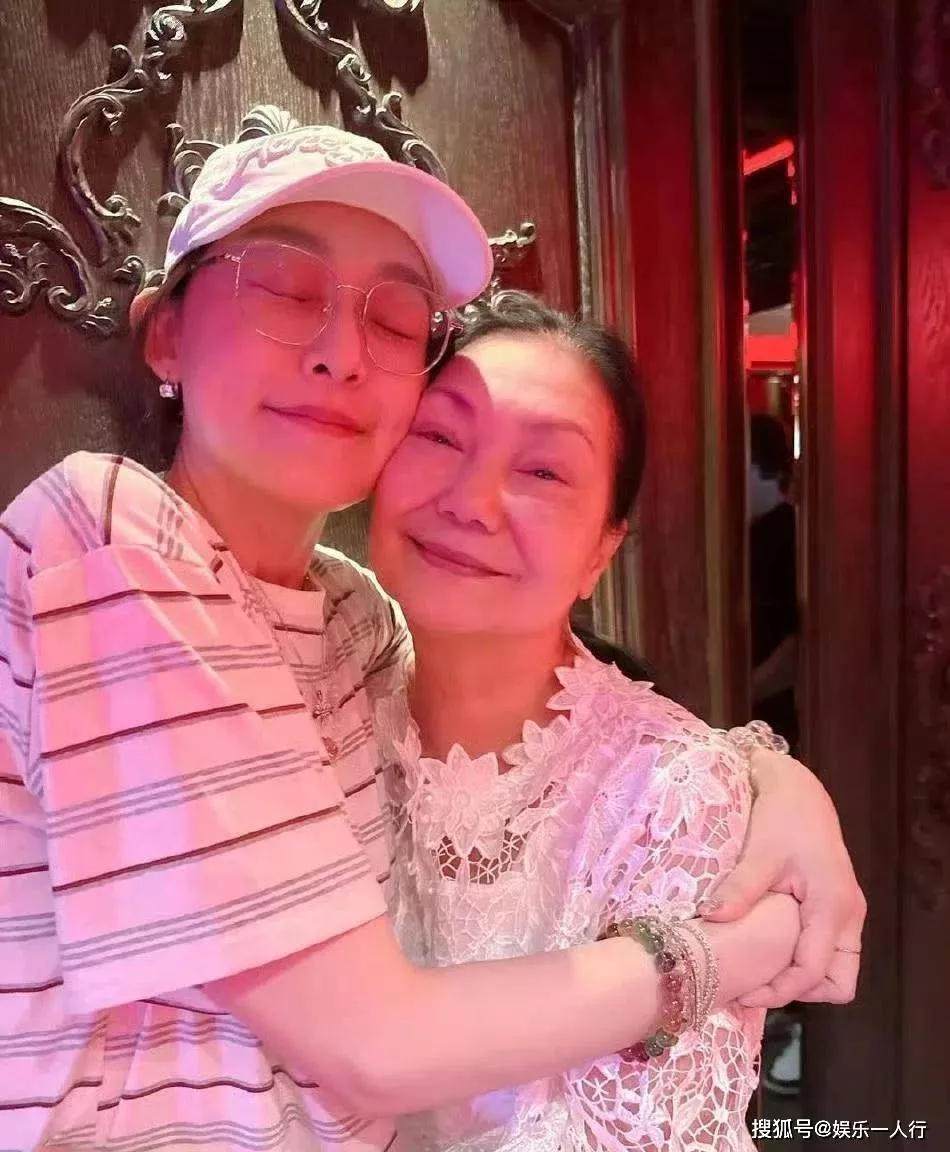 具俊晔把大S骨灰做成项链送人，亲生子女却未获纪念物