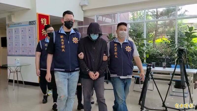 「台版柬埔寨」诈骗集团凌虐致死3人，最高法院维持原判，首脑「蓝道」杜承哲（中）等3人无期徒刑、王昱杰26年确定。（资料照）