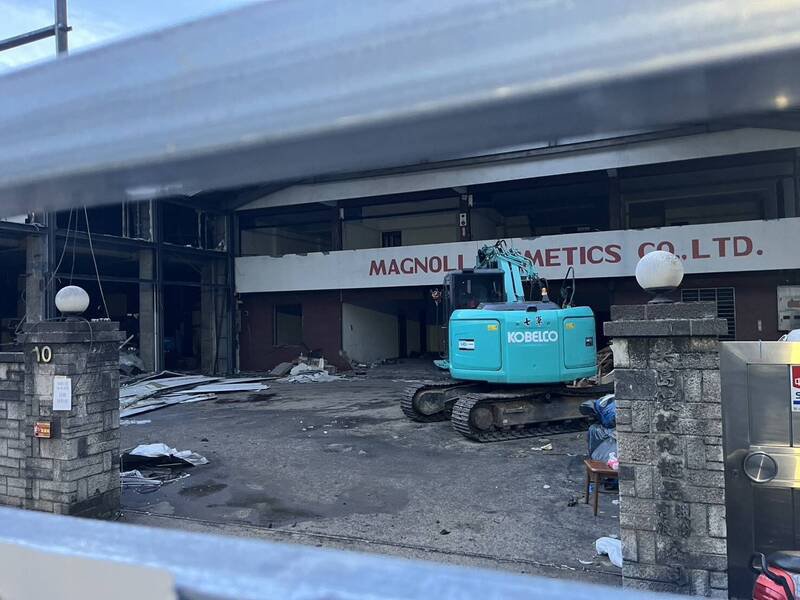 发生工人坠落意外的工地。（民众提供）