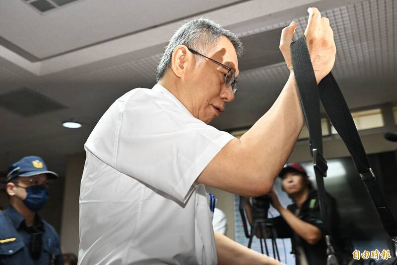 台北地方法院今续审民众党前主席柯文哲涉政治献金案。（记陈逸宽摄）